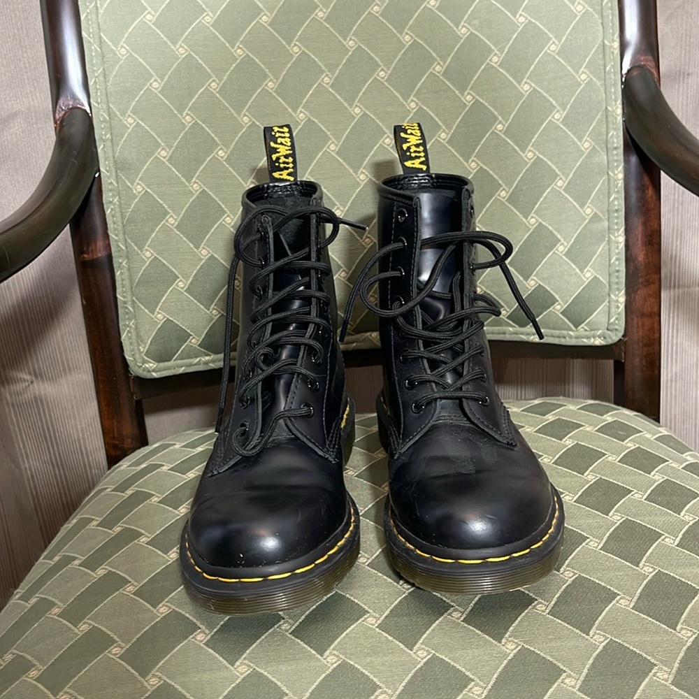DR. AIRWAIR MARTENS Black Smooth Leather Lace Up Boots